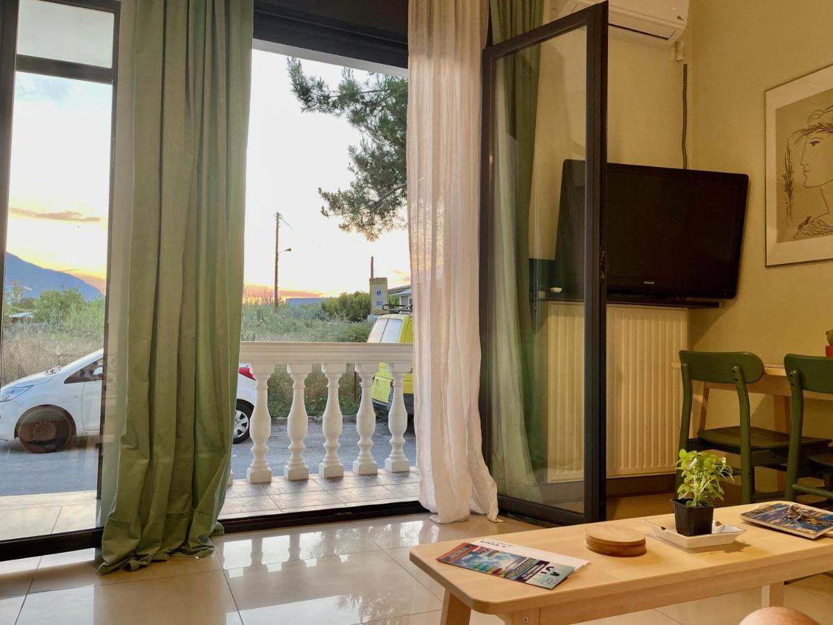 100 Meters From The Sea Apartman Xilókasztro Kültér fotó
